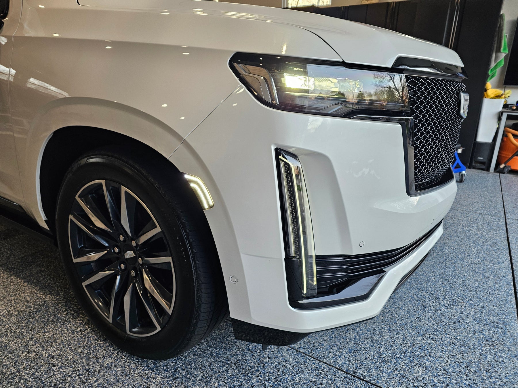 2023 Cadillac Escalade Sport Platinum  Installed Smoked Lens White Double-StripeLED Side Markers