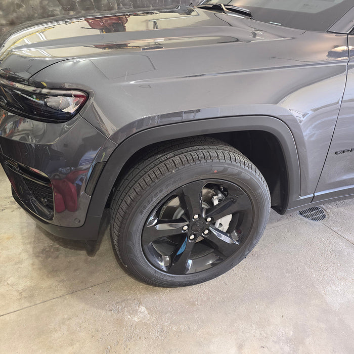 2025 Jeep Grand Cherokee Installed Smoke Lens Amber Full LED Front Bumper Side Marker Lights