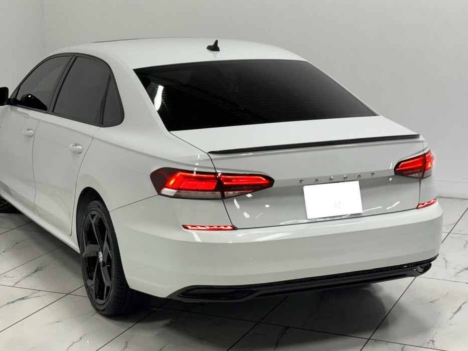 Dark Red Lens Full LED Rear Bumper Reflector Lights For Volkswagen 20-22 Passat