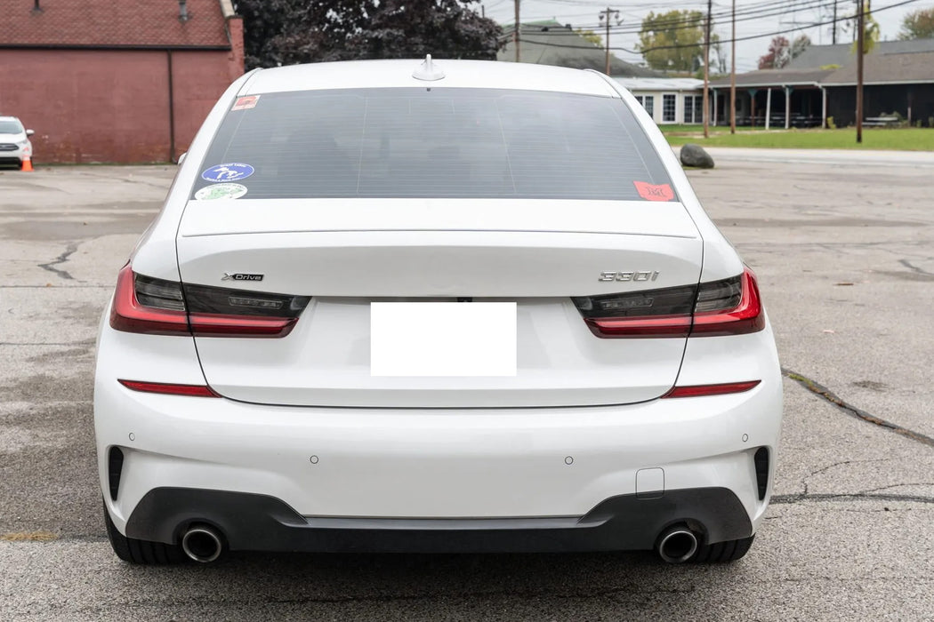 OE-Spec LH RH Red Lens Rear Bumper Reflector For BMW 19-22 G20 3 Series M-Sport