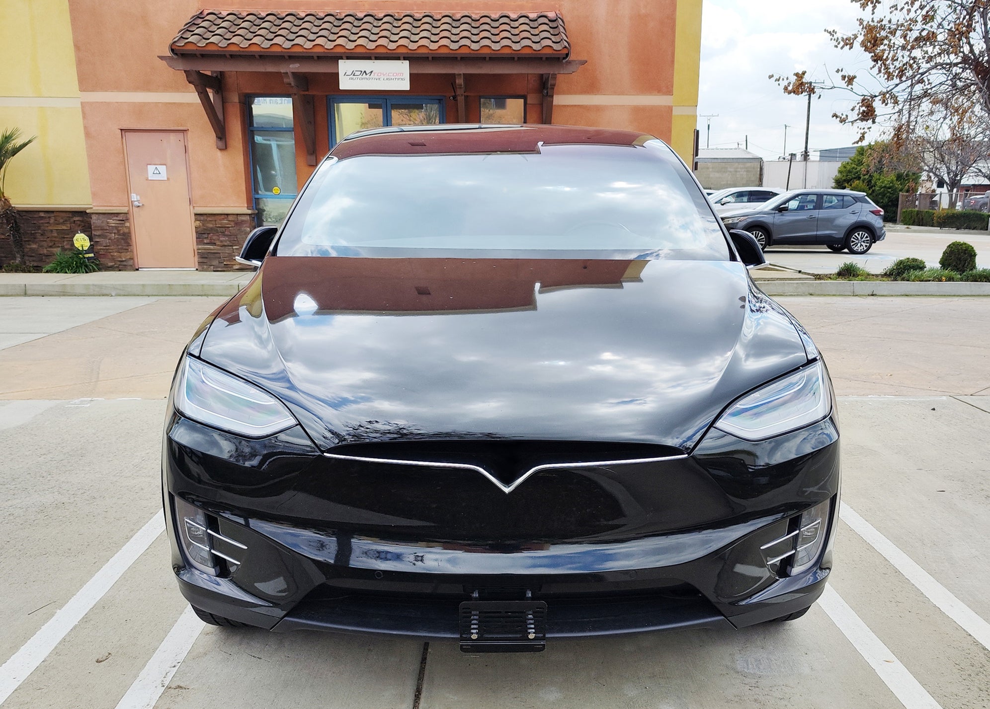 IJDMTOY No-Drill Front License Plate Bracket For Tesla Model 3 & Y – Grille Mesh Mount