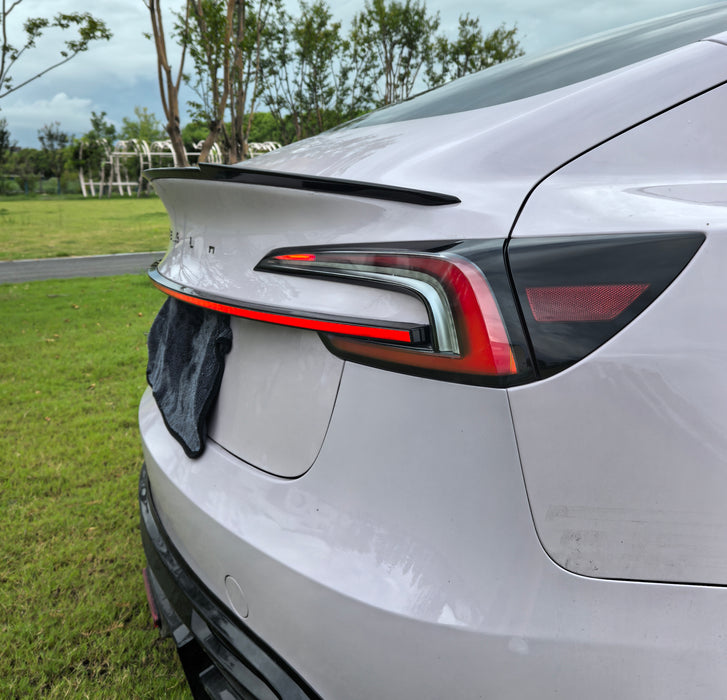 Full-Width LED Knight Rider Tailgate Strip Tail Light Bar For 24+ Tesla Moldel 3