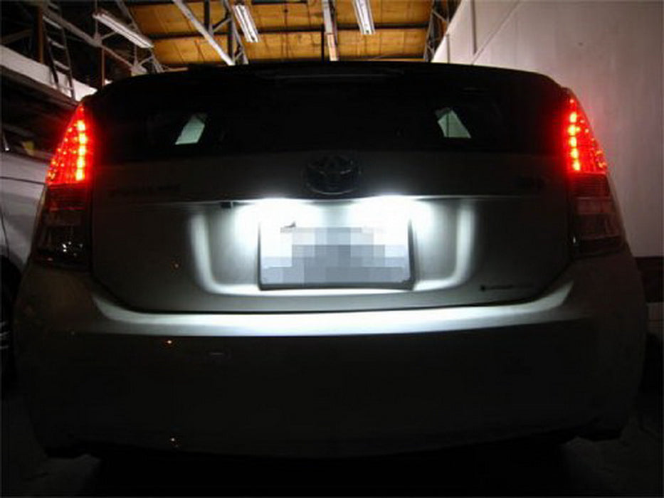(2) Xenon White 360?? 18-SMD 168 194 2825 LED Bulbs For Car License Plate Lights