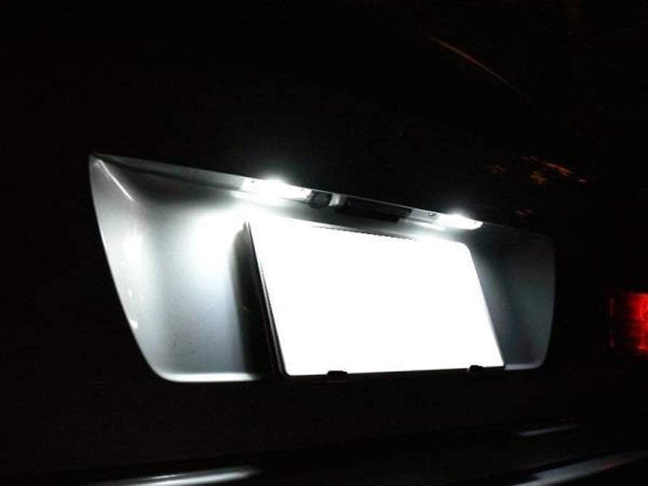 Kit Luci Targa Led BMW Serie 5 E34 Touring 1991-1996 Canbus No Errore Bianco 6000K 12V 5W Kit Luci Targa Led BMW Serie 5 E34 Touring 1991-1996 Canbus No Errore Bianco 6000K 12V 5W