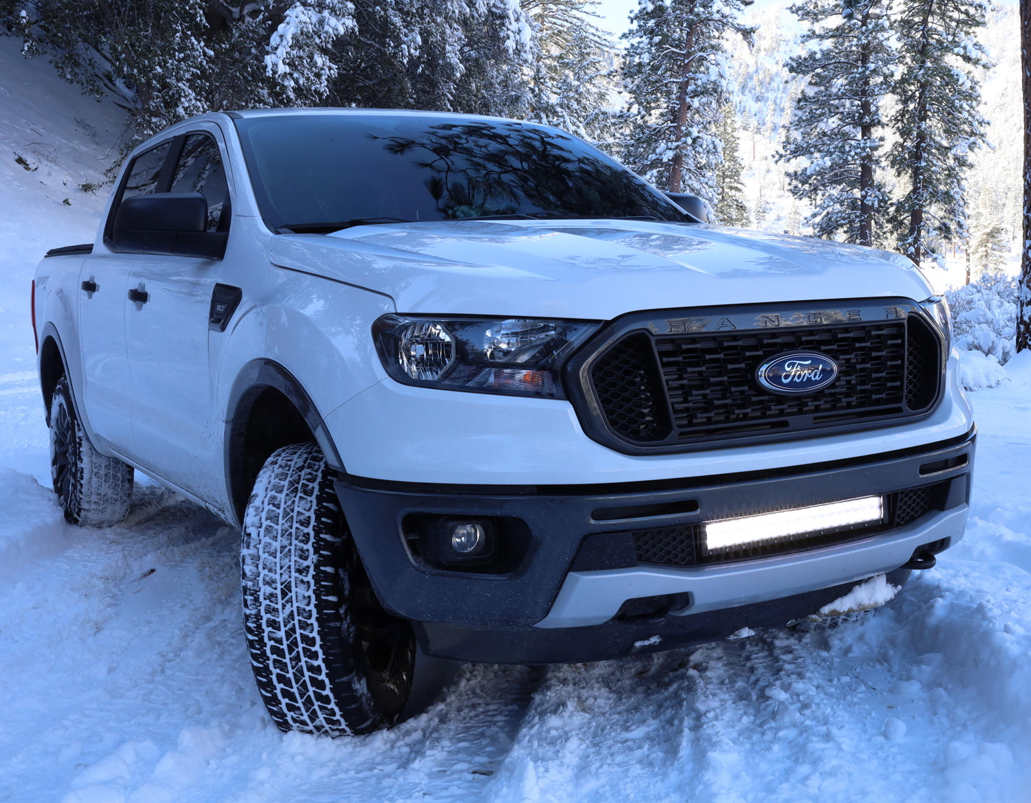 Lower Grille Mount 20" LED Light Bar Kit w/Brackets, Relay For 19up F