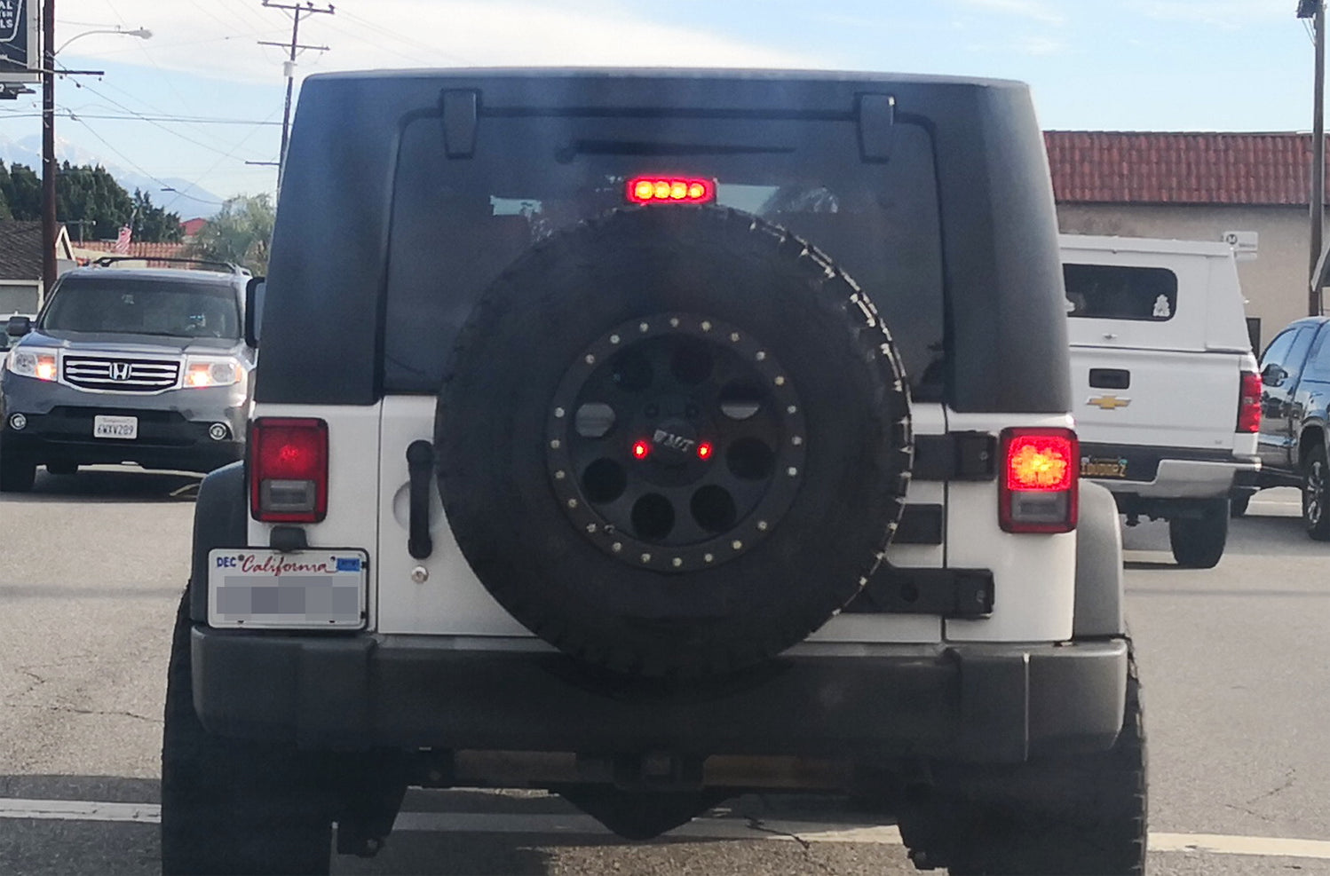 Rear Mount Spare Tire Lug Nut Insert Red 3rd LED Brake Lights For Jeep